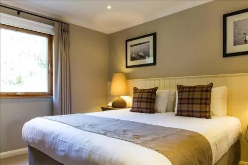 Cameron House Semi Detached Lodge L16