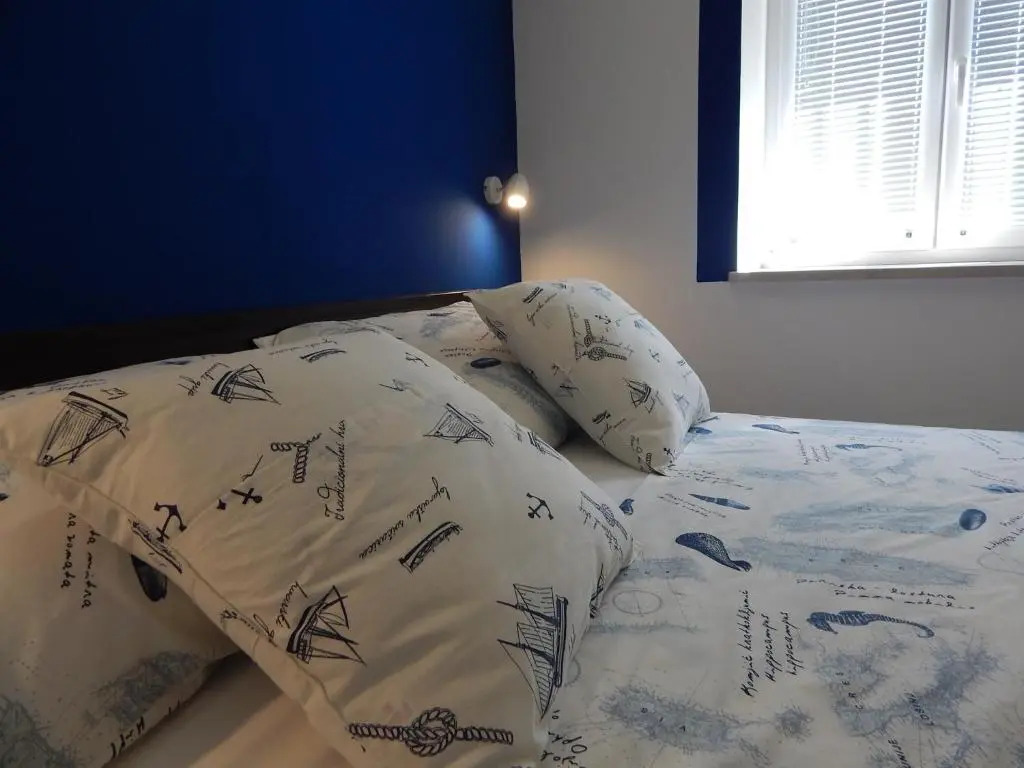 Karmen's Apartment One