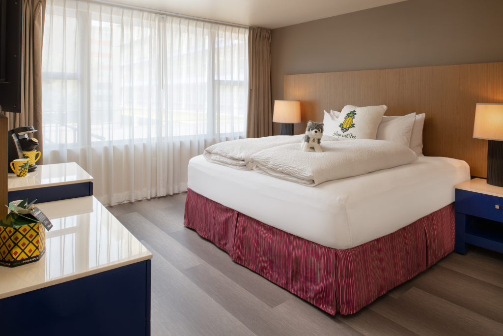Staypineapple, Hotel Rose, Downtown Portland