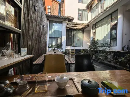 Pu zhe hei he mu Xiao Zhu min su