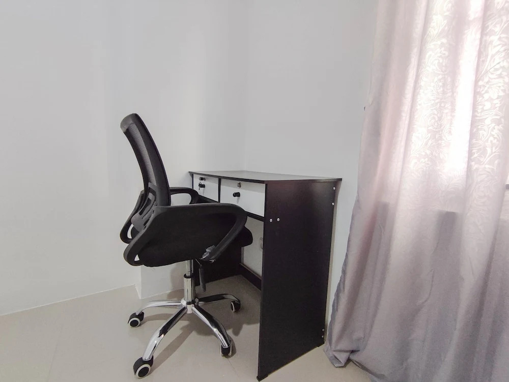 Good Deal 1Br At Paltrow City Apartment