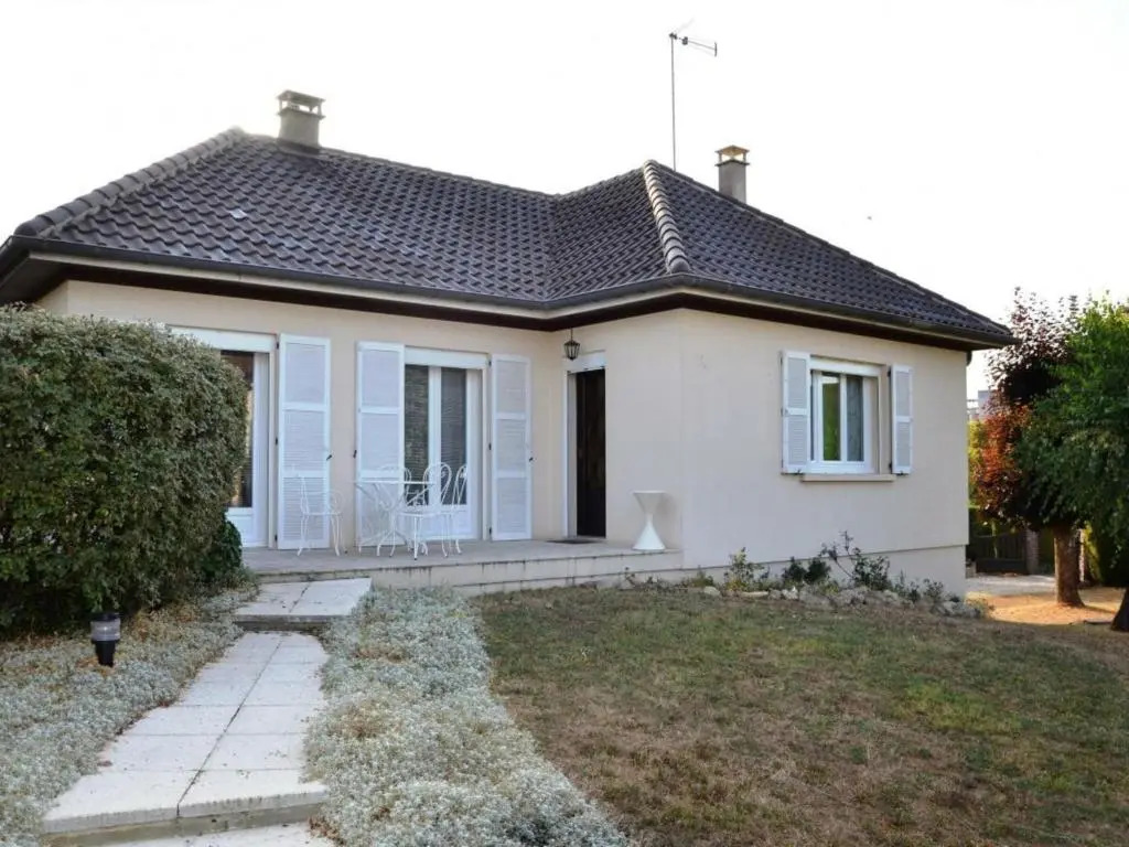 House 5 People