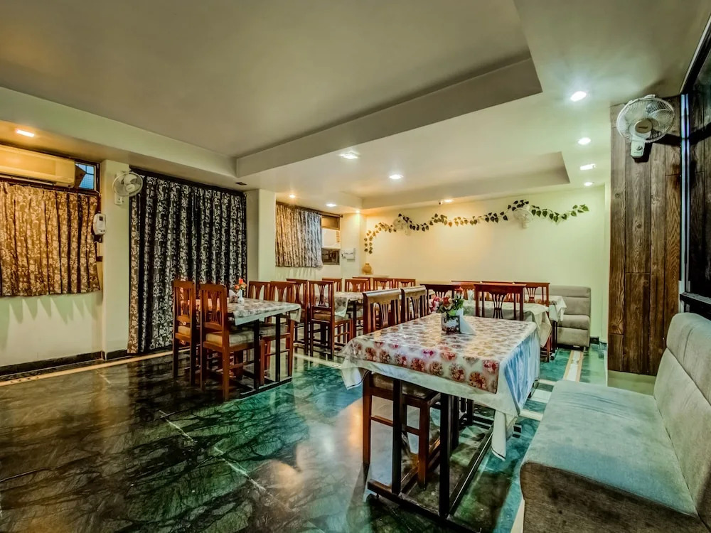 Collection O 18320 Hotel Utsav