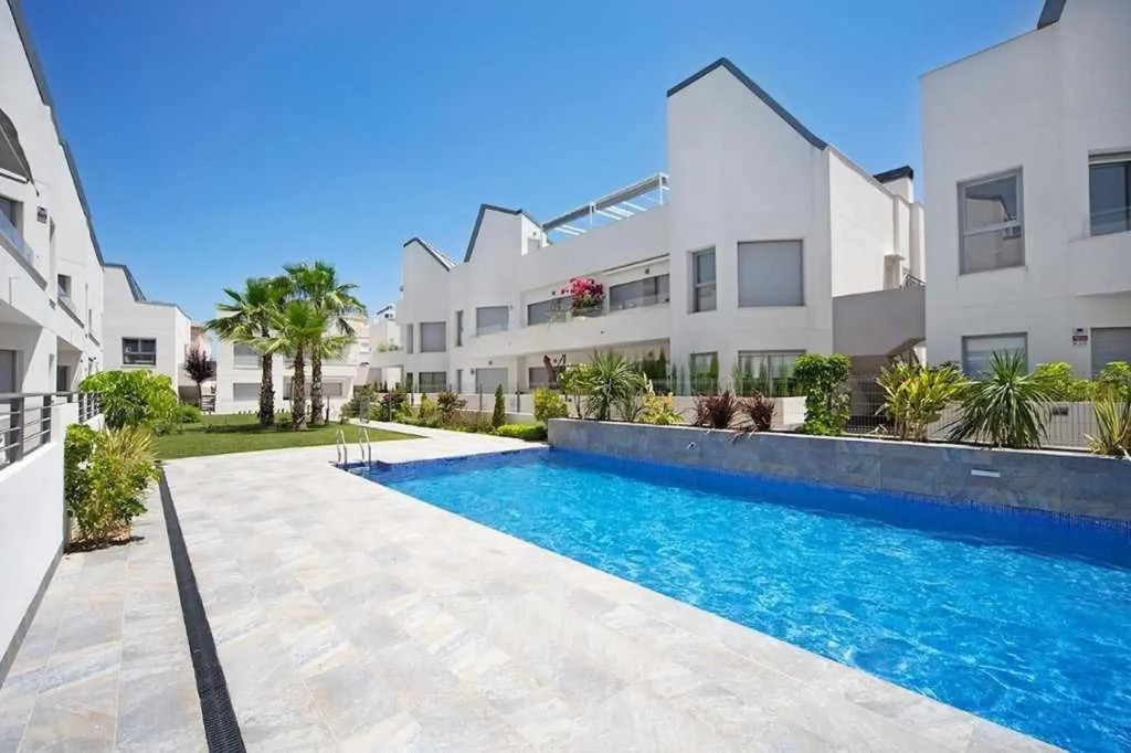 Apto bajo La Veleta Torrevieja