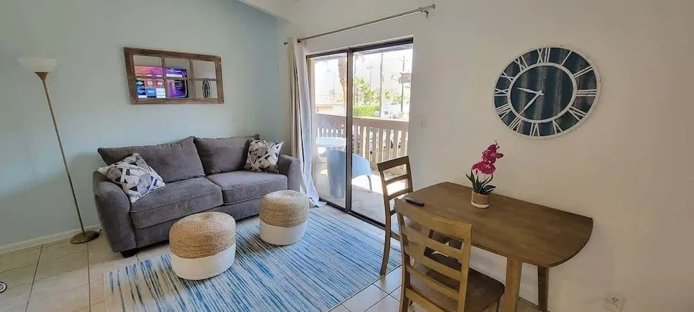 Tiki 1 Bedroom Home by RedAwning