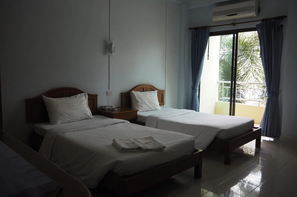 Ritzy House Hotel