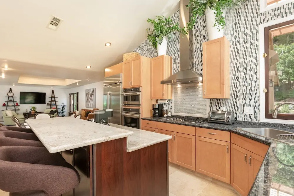 Skyhill Oasis W/ Hot Tub Walk To Universal 4 Bedroom Home