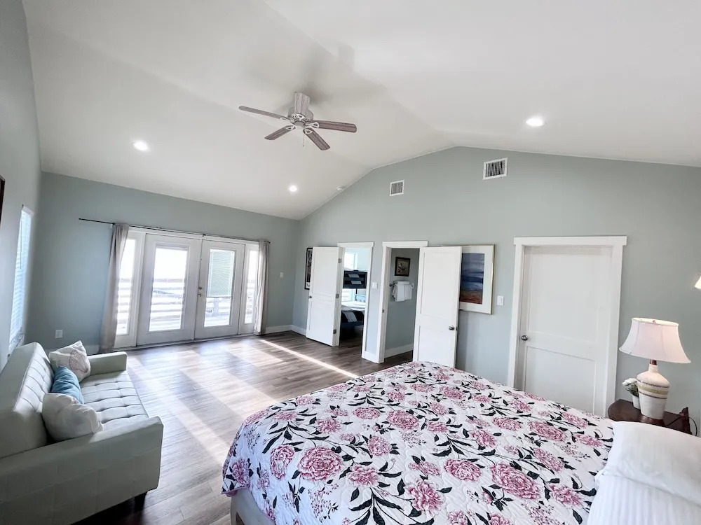 Lv105 - Red Head Pond 3 Bedroom Home by Redawning