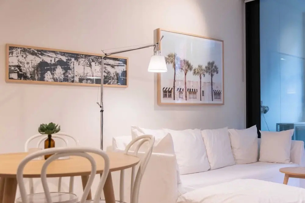 Trendy 1 Bedroom Apartment In The Heart Of Collingwood