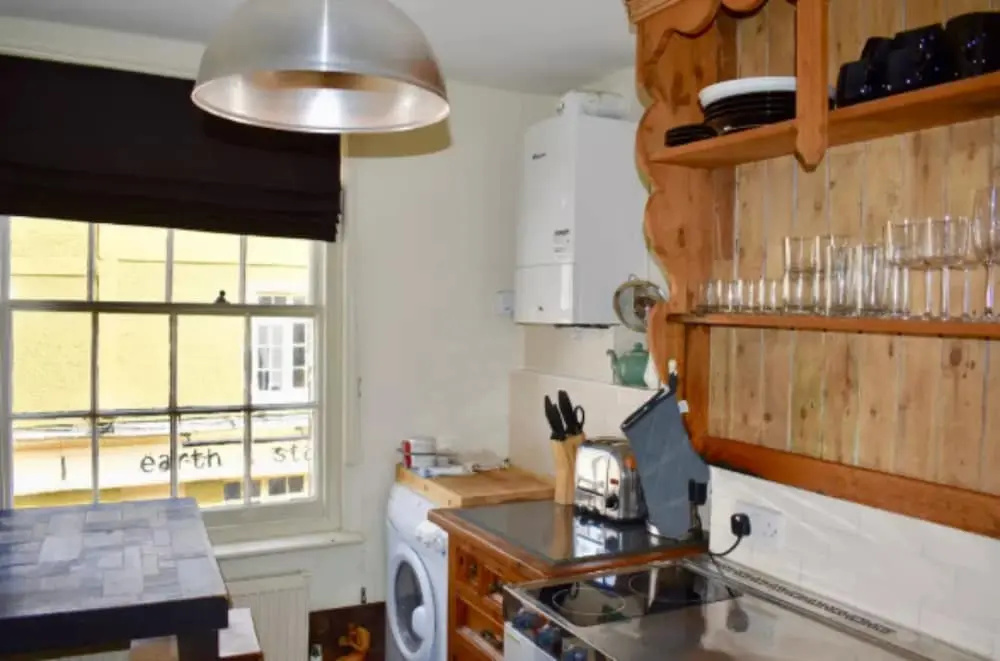 2 Bedroom Central Maisonette Apartment