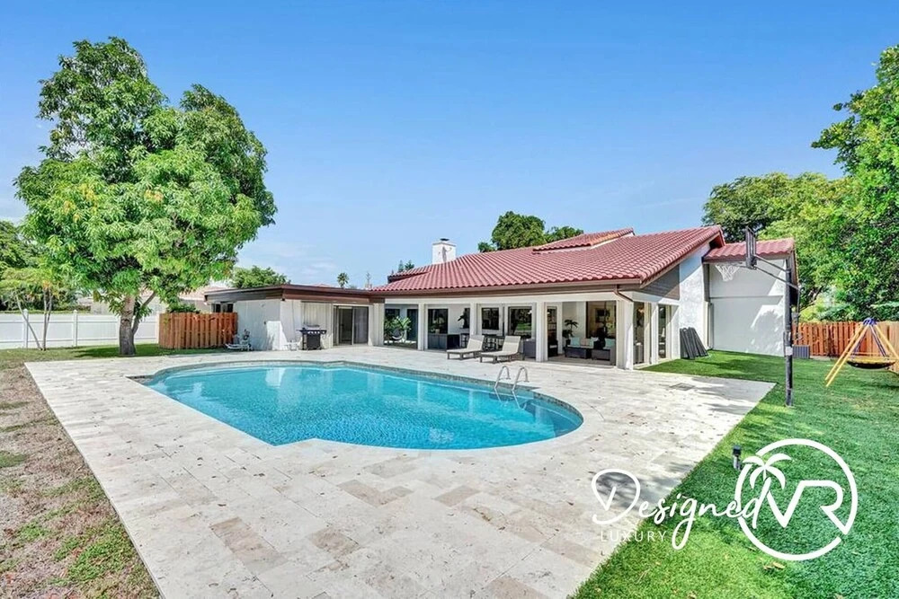 6 BR Home with Heated Pool & Golf View