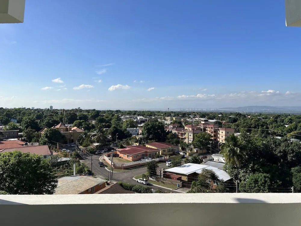 Studio Chateau - Manor Park, Kingston 8