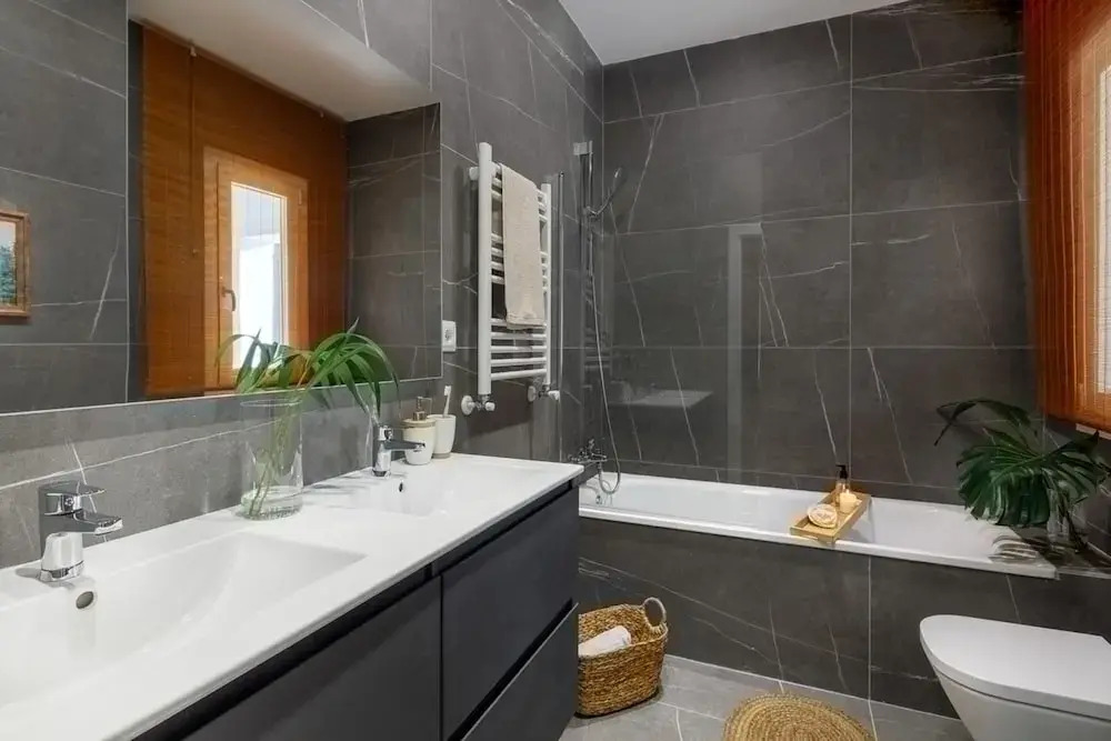 Iruela - 3 Bedrooms and Office in Trafalgar