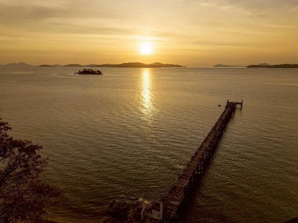 Jansom Beach Resort