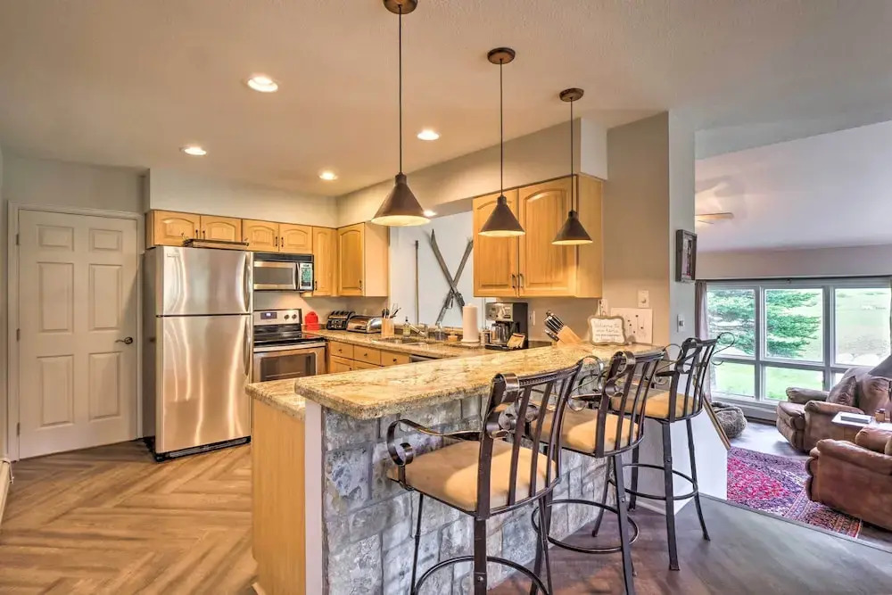 Walk to Ski Lift: Copper Mountain Home w/ Hot Tub