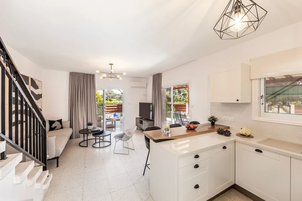 Larnaca Seaside Villa Marina 44