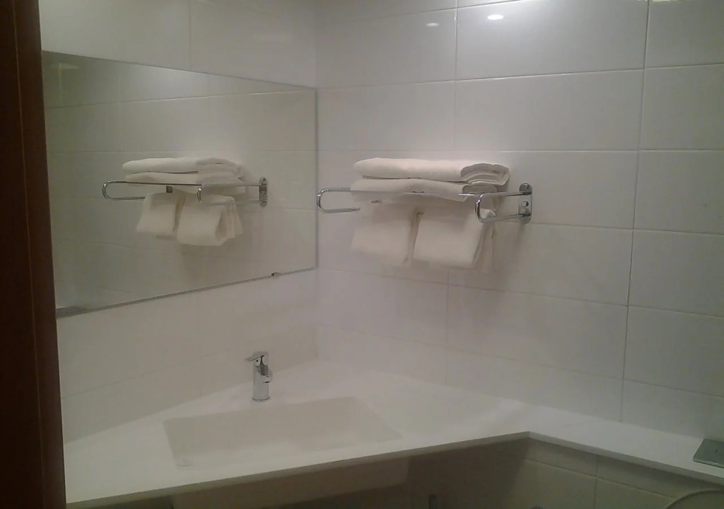 Seven Arches Hotel