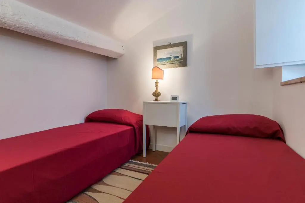 Three bedrooms in world-famous Via Giulia - Wifi, A/C, Washing machine