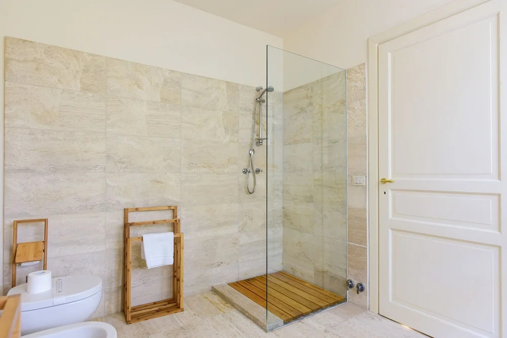 Caracalla Exclusive Property n. 2
