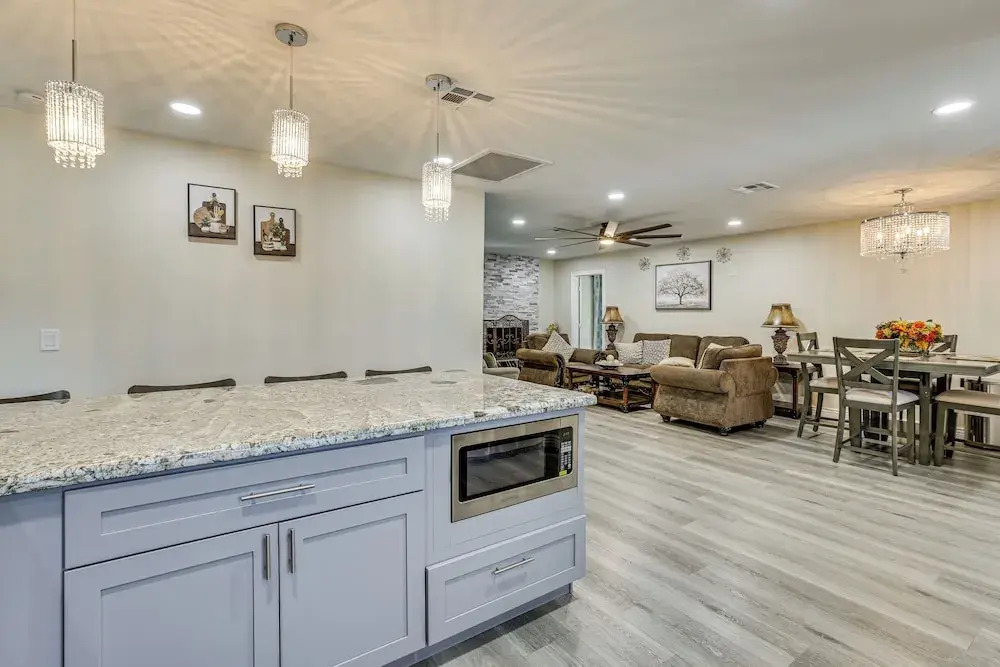 3 Mi to Desert Diamond Arena: Peoria Home w/ Yard!