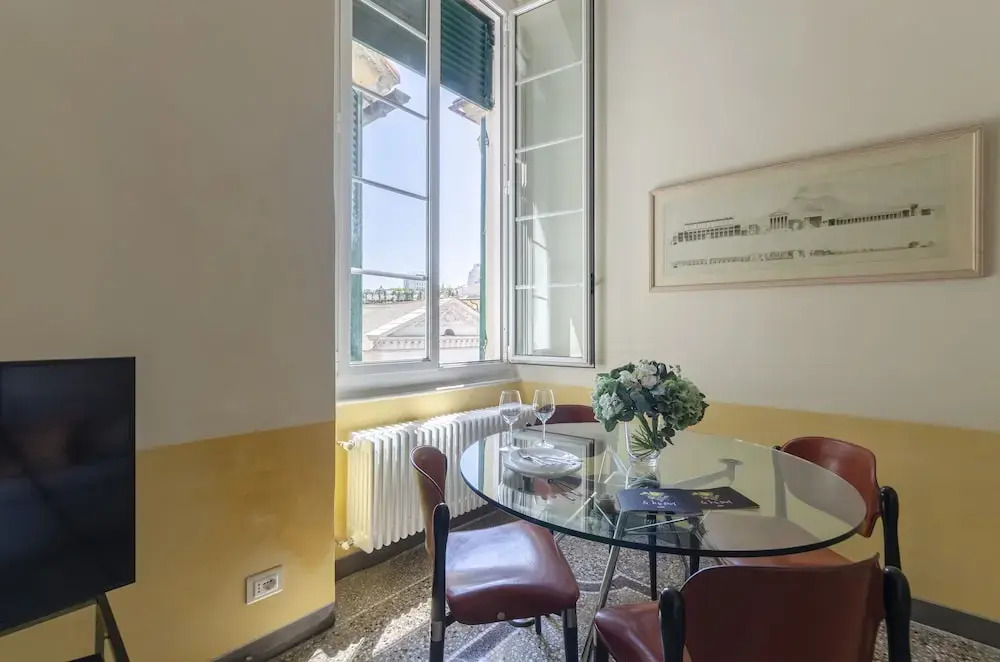 JOIVY Piazza Dei Greci Nel Cuore Della Storia