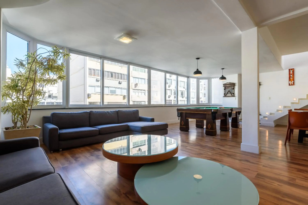 spacious penthouse duplex arpoador
