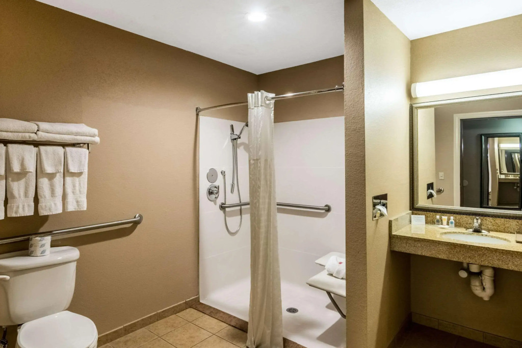 Comfort Suites