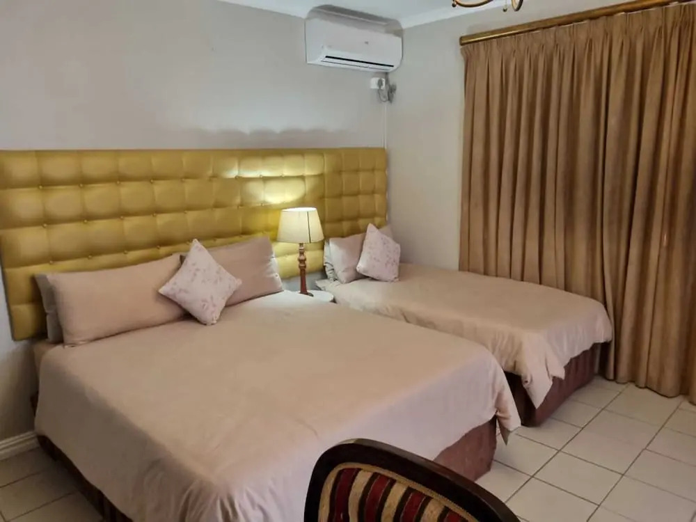 Savoy Lodge - Nice Budget Triple Room 2