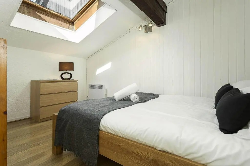 Apartment Forclaz 4B - Alpes Travel - Central Chamonix - Sleeps 4