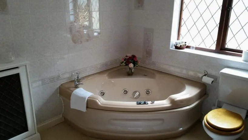 Cotswold House