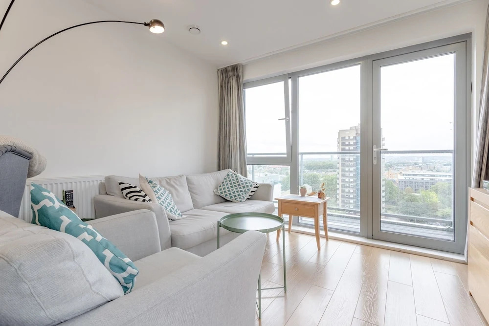 Modern 1 Bedroom Apartment With Stunning London Views