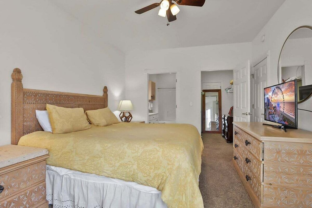 Magnolia Pointe Luster Leaf 4825-102