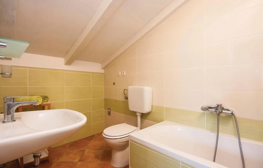 Amazing Home in Tribunj Sovlje With Wifi and 4 Bedrooms