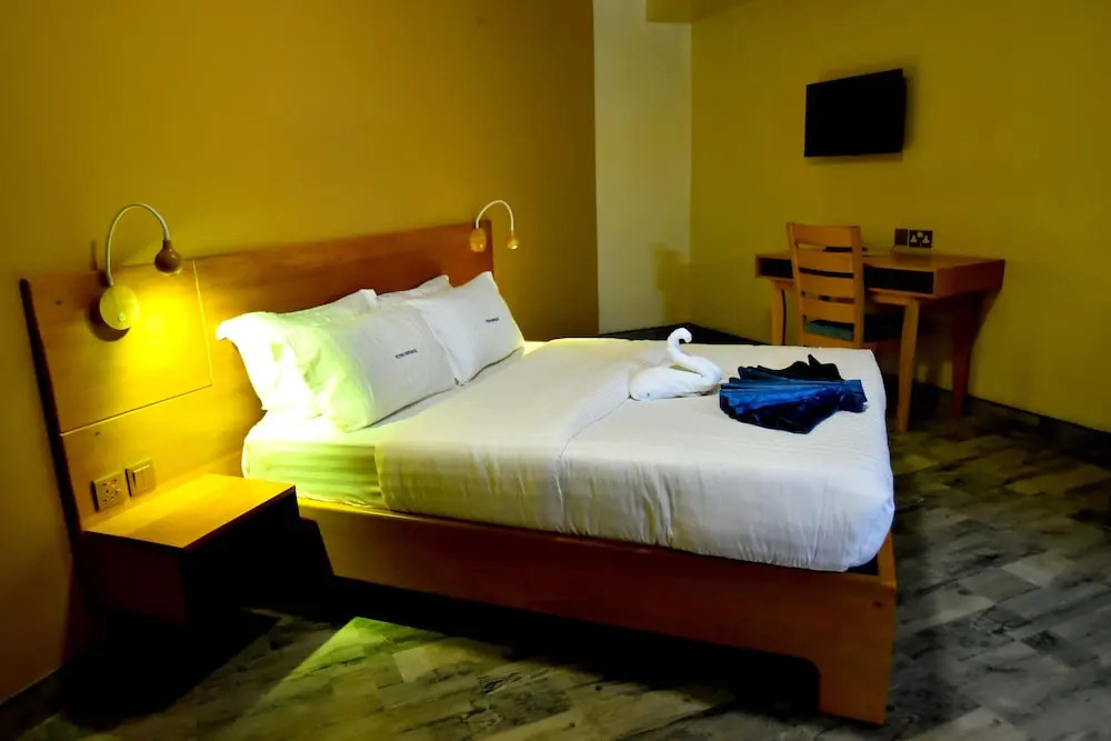 Victoria Mews Hotel