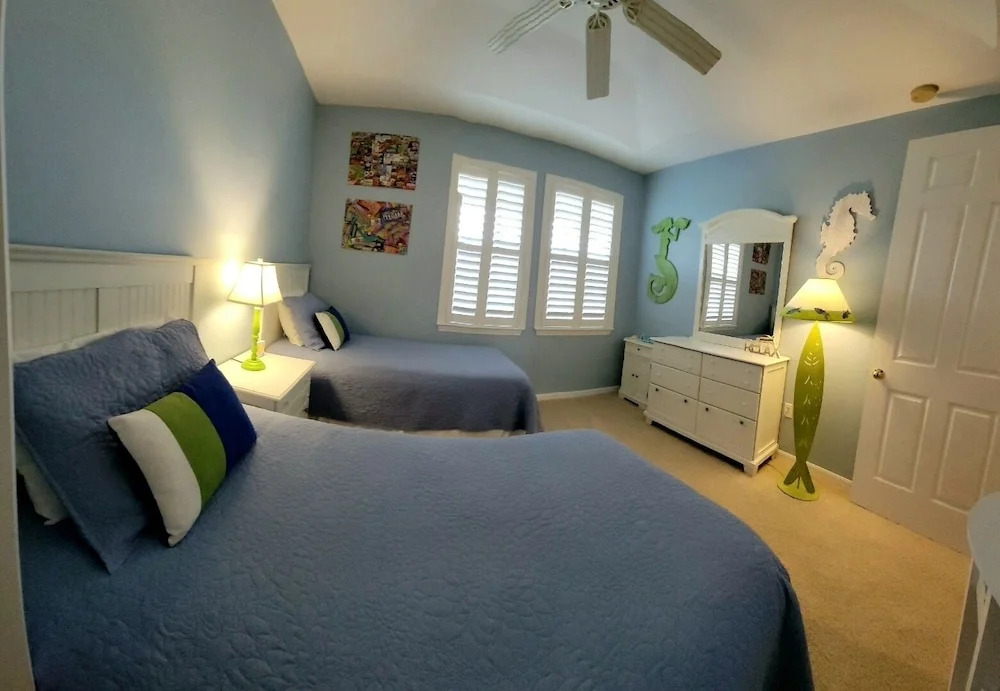 Gulf Three Bedroom Villa by Redawning