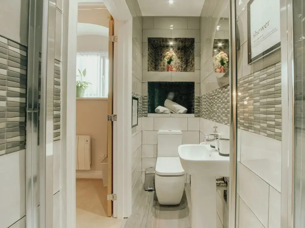 Chic & Cheerful 1bedroom in Historic Building