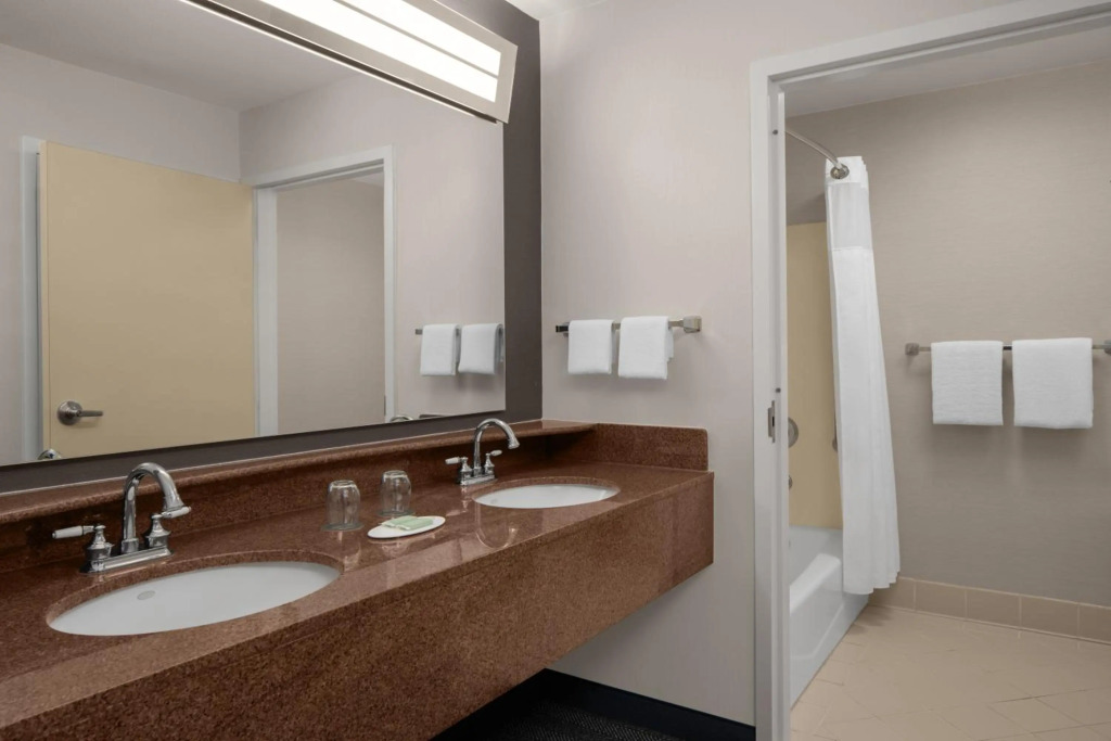 Courtyard by Marriott San Diego Central