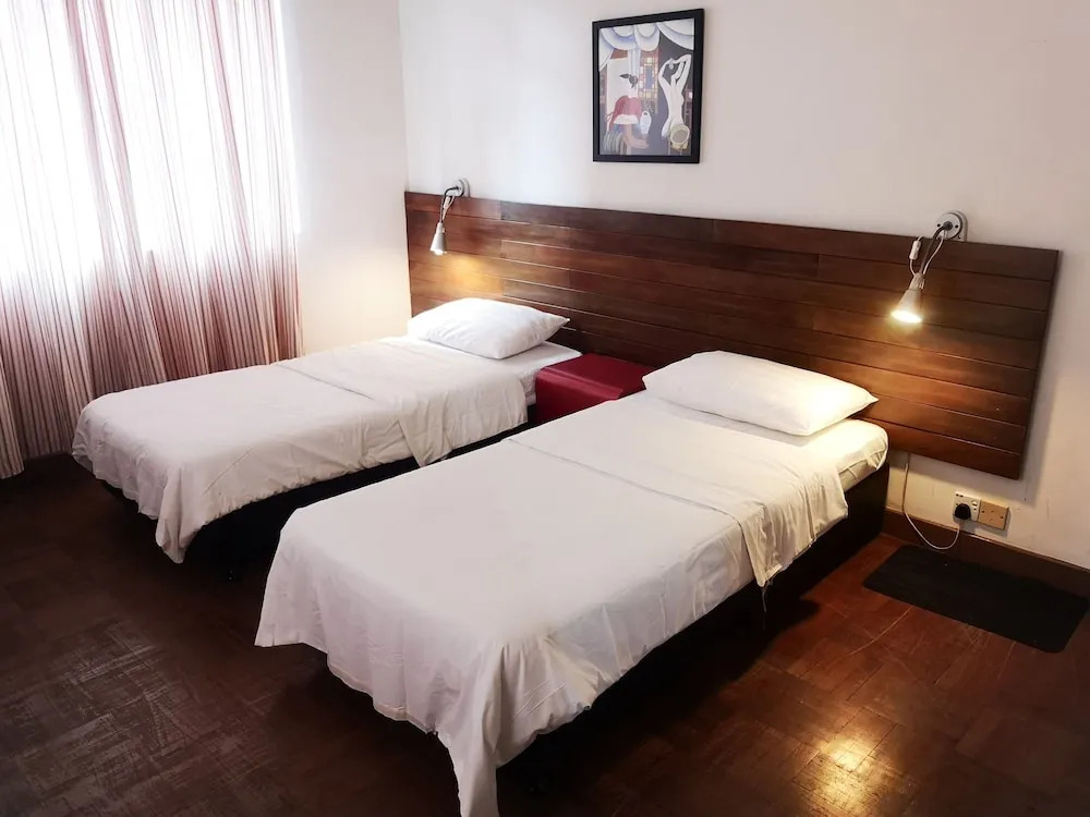 OYO Life 92922 Kost Bu Mala 1 Syariah