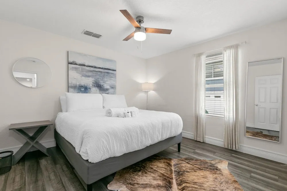 NEW Soho Sanctuary - Gorgeous Apartment Steps to S Howard Ave With Fenced Yard
