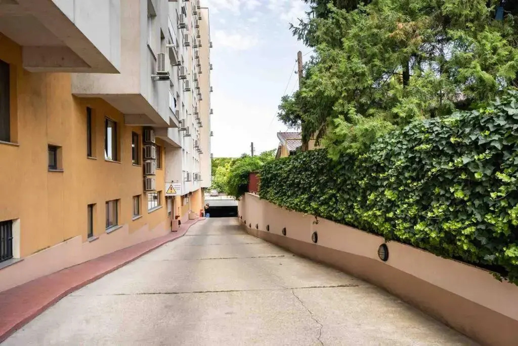 Perfect Studio with View and Undergound parking