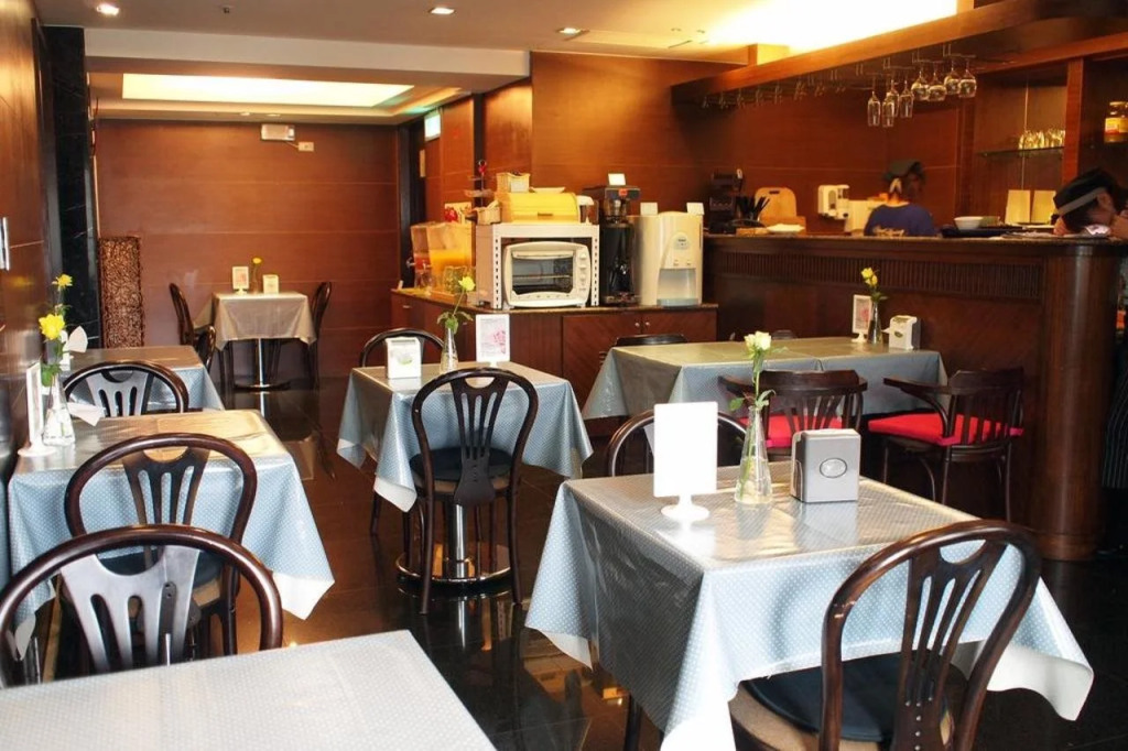 Burgary Hotel