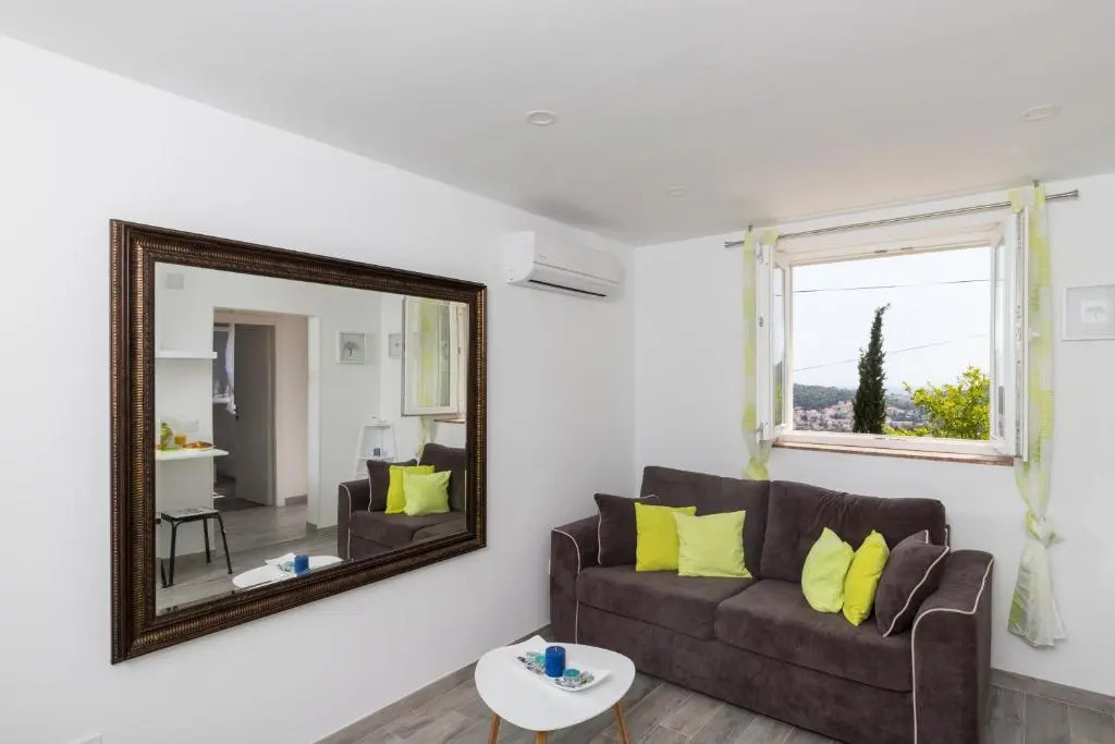 Apartment Semi