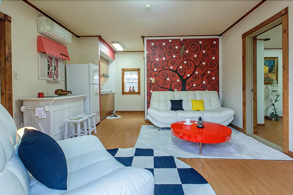 Hongcheon Gogh and Sunflower Pension