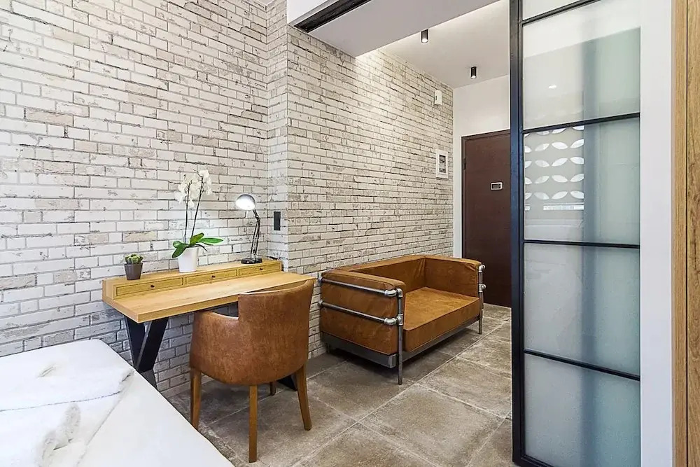 Centrally located studio next to Syntagma sq.