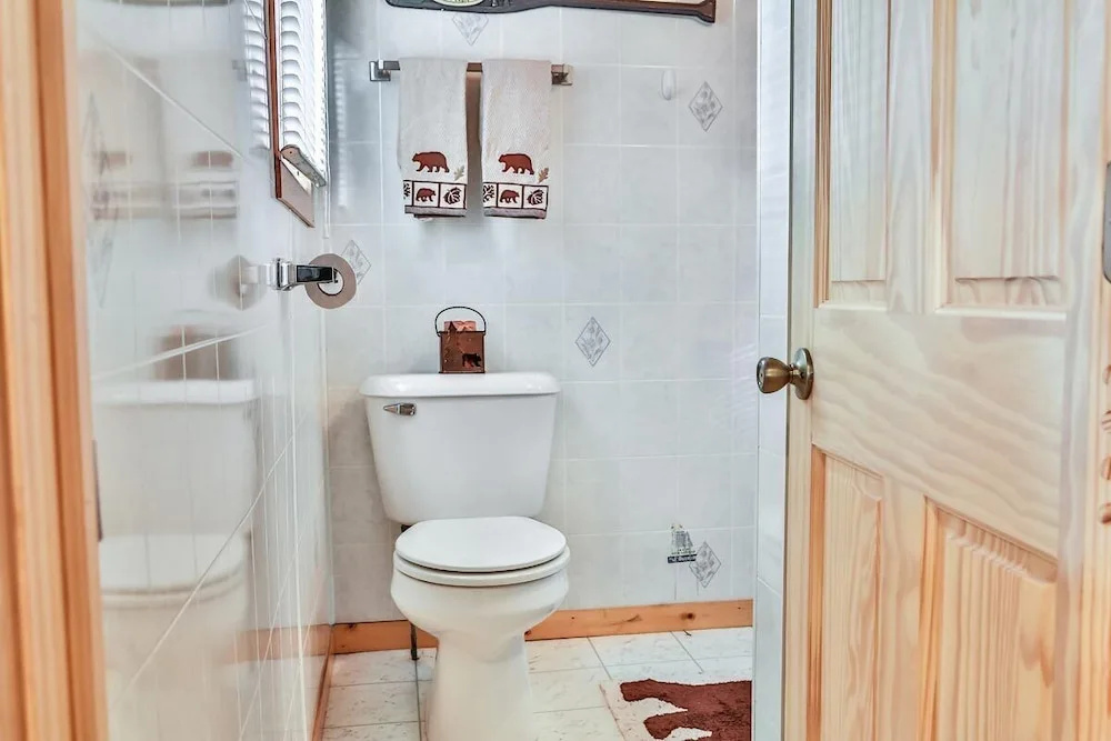 8017 Paton Rd - 2 Br Cottage