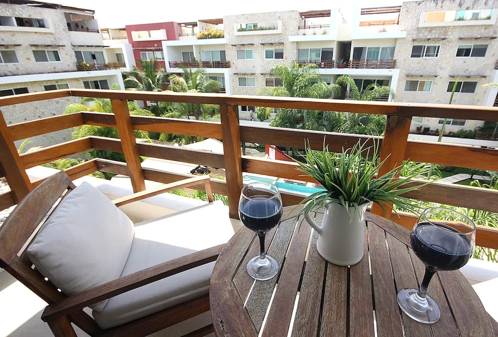 Sabbia Apartment D405 by iMexico