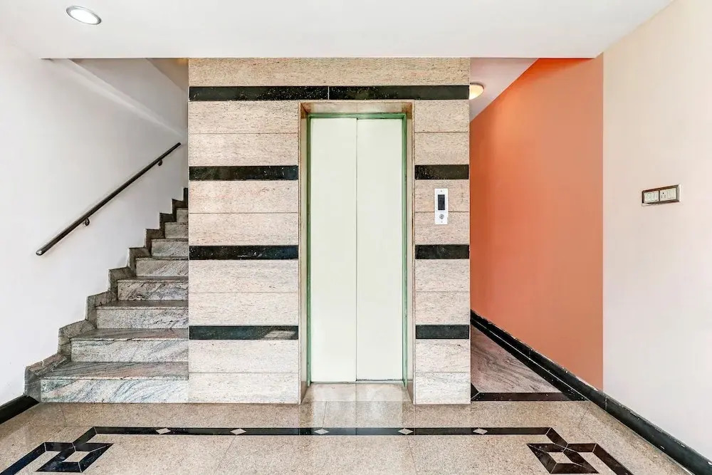 OYO 60932 Hotel Basera Inn