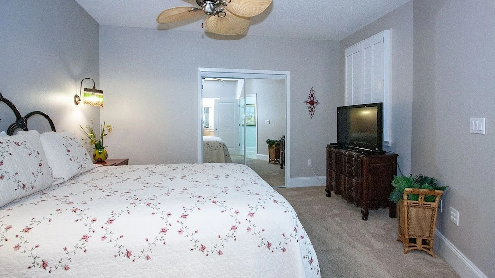 Crb1113 3 Bedroom Condo
