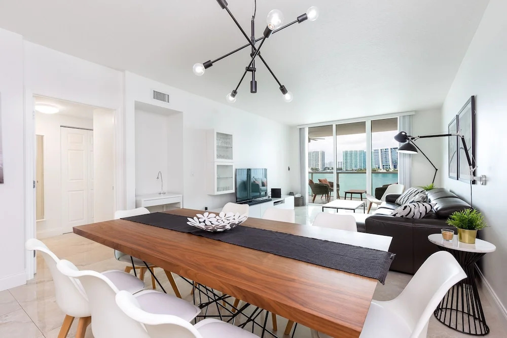 Le Marina Bay 408 by Go Florida Condo, Sunny Isles