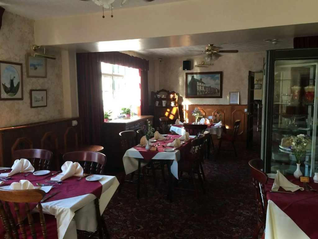 Half Moon Hotel and Restaurant